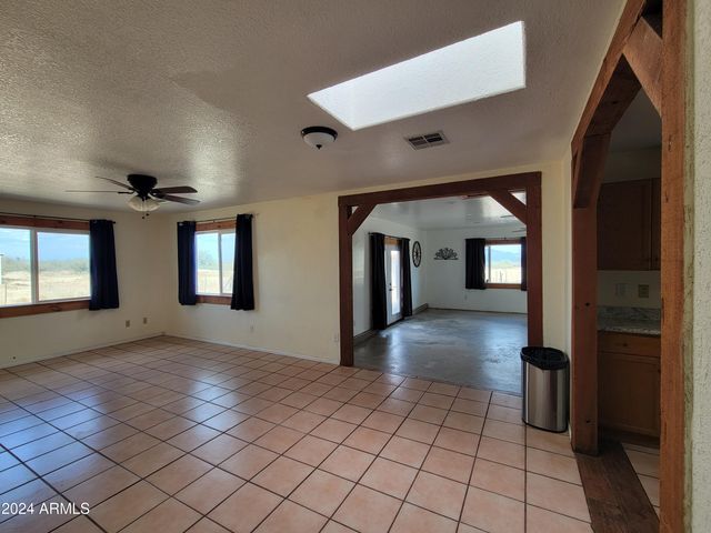 8075 E Bloomfield Road, Hereford, AZ 85615