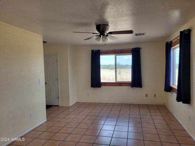 8075 E Bloomfield Road, Hereford, AZ 85615