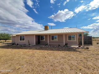 8075 E Bloomfield Road, Hereford, AZ 85615