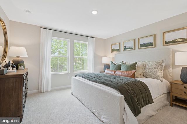 39 SILVERBELL AVE, Berlin, NJ 08009