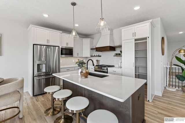 6202 N 209th Street, Elkhorn, NE 68022