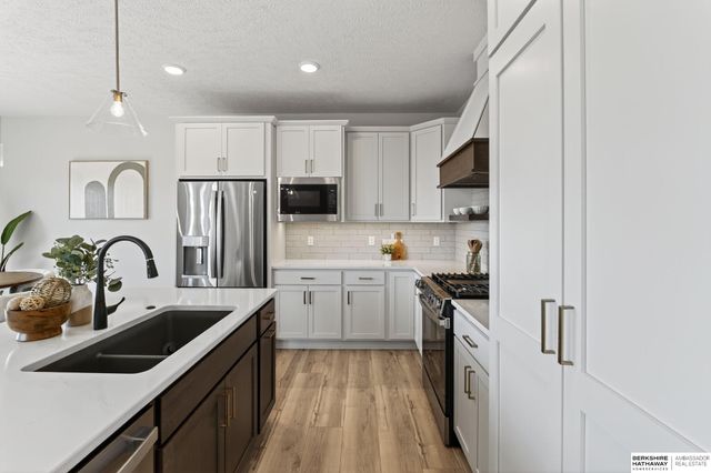6202 N 209th Street, Elkhorn, NE 68022