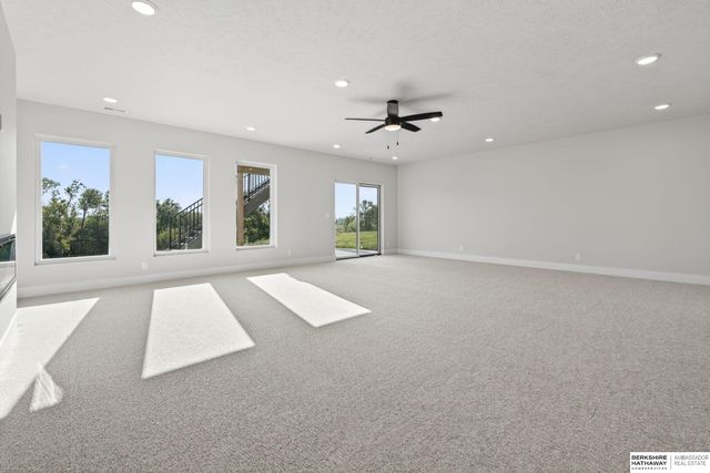 6202 N 209th Street, Elkhorn, NE 68022