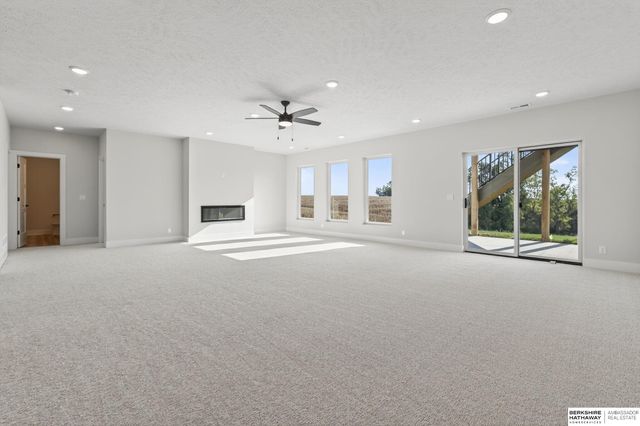 6202 N 209th Street, Elkhorn, NE 68022