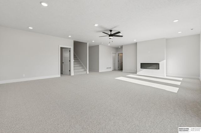6202 N 209th Street, Elkhorn, NE 68022