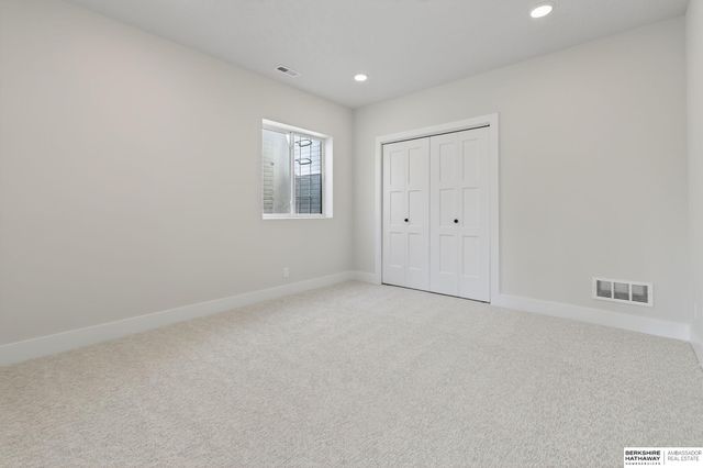6202 N 209th Street, Elkhorn, NE 68022