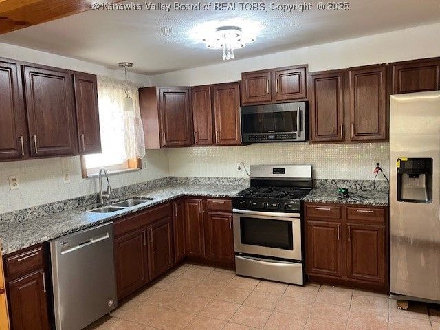 916 Lincoln Avenue, South Charleston, WV 25309