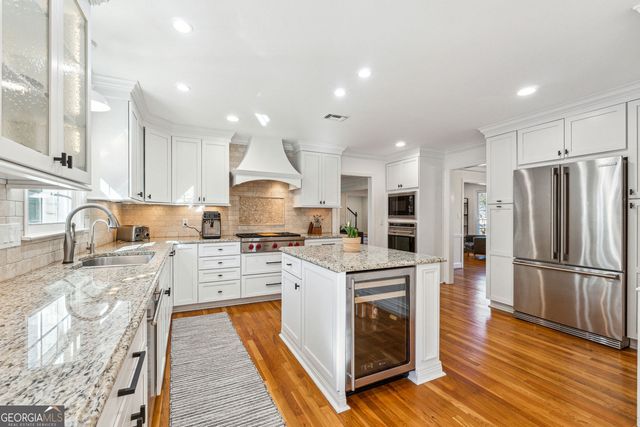 1511 Summerset Drive, Dunwoody, GA 30338