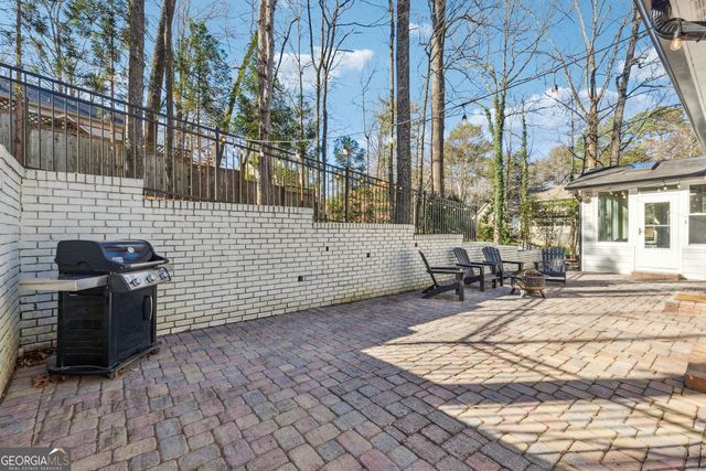 1511 Summerset Drive, Dunwoody, GA 30338