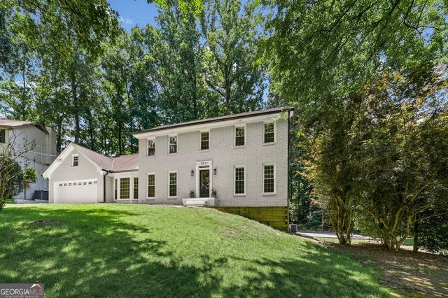 1511 Summerset Drive, Dunwoody, GA 30338