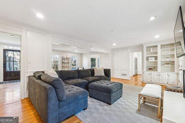 1511 Summerset Drive, Dunwoody, GA 30338