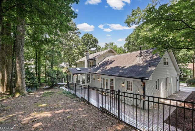 1511 Summerset Drive, Dunwoody, GA 30338