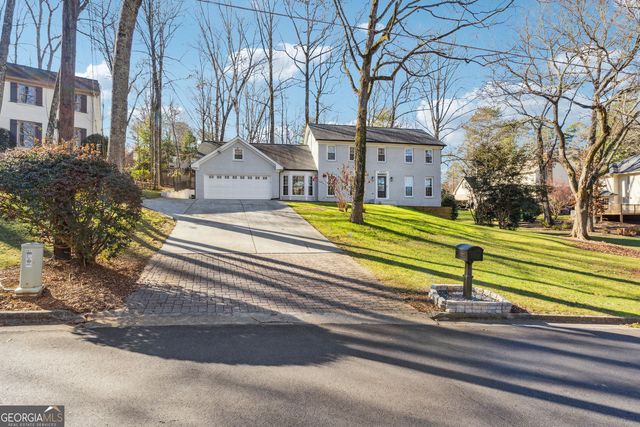 1511 Summerset Drive, Dunwoody, GA 30338