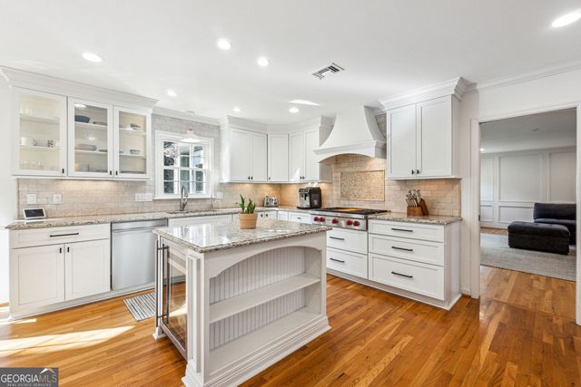 1511 Summerset Drive, Dunwoody, GA 30338