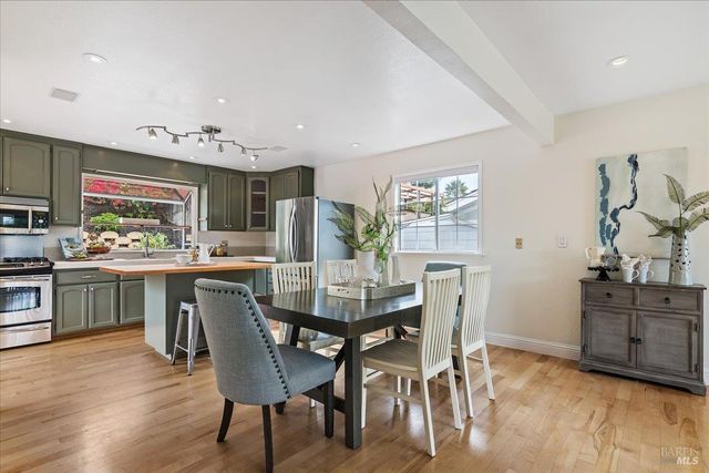 375 E O St, Benicia, CA 94510