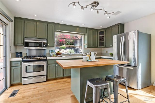 375 E O St, Benicia, CA 94510