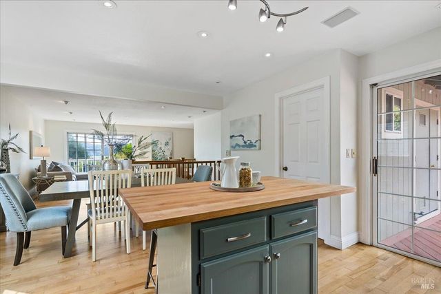 375 E O St, Benicia, CA 94510