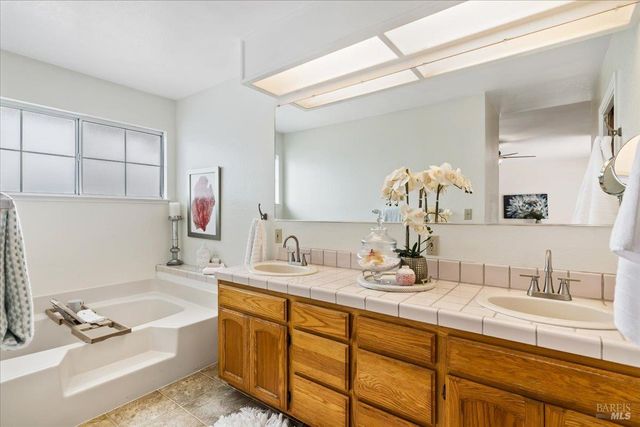 375 E O St, Benicia, CA 94510