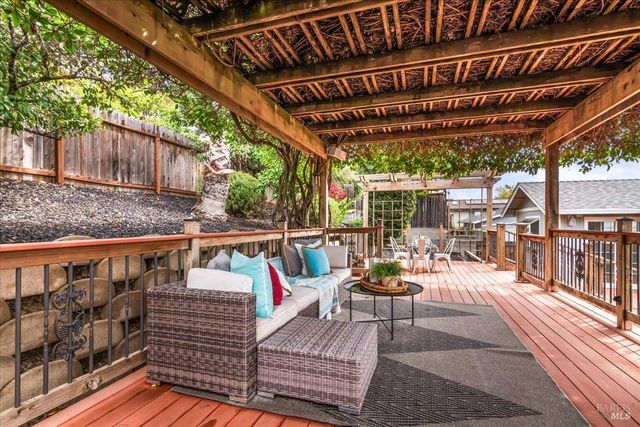 375 E O St, Benicia, CA 94510