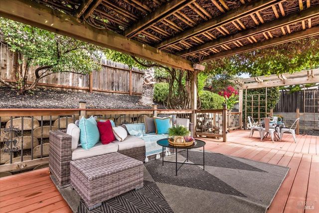 375 E O St, Benicia, CA 94510