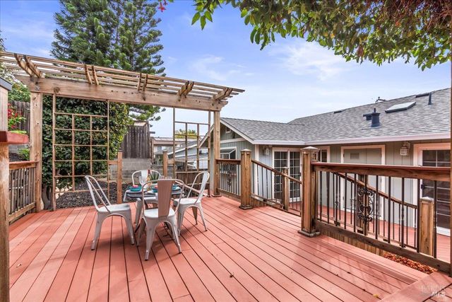 375 E O St, Benicia, CA 94510