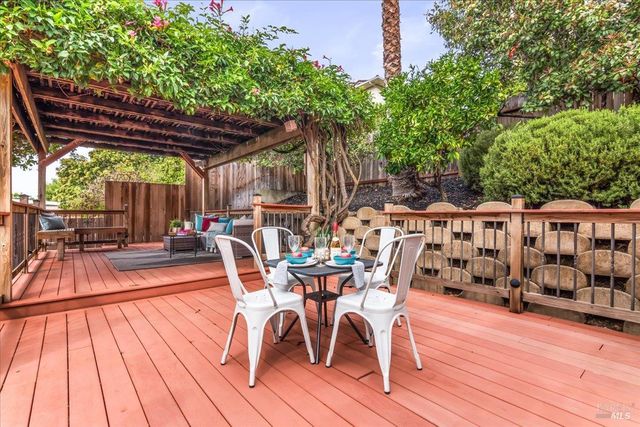 375 E O St, Benicia, CA 94510