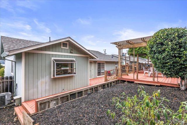 375 E O St, Benicia, CA 94510
