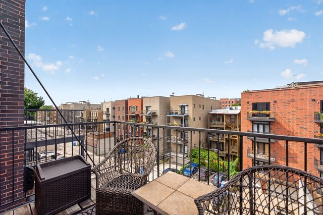 3544 N Fremont Street 4S, Chicago, IL 60657