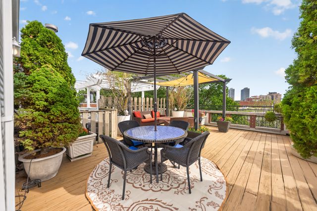 3544 N Fremont Street 4S, Chicago, IL 60657