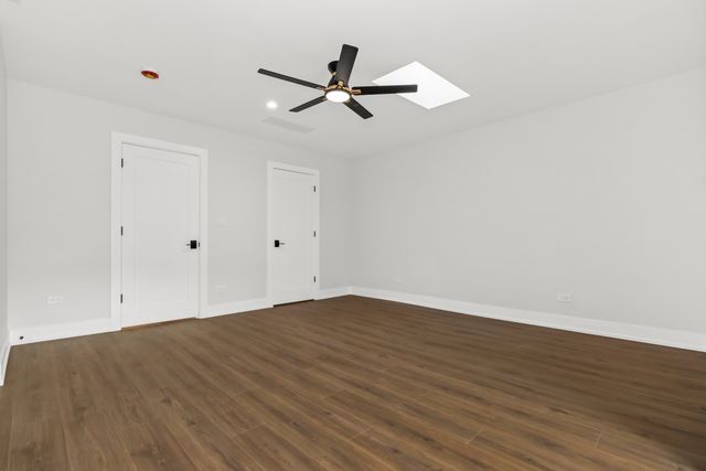 8114 S Paxton Avenue, Chicago, IL 60617