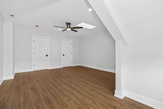 8114 S Paxton Avenue, Chicago, IL 60617