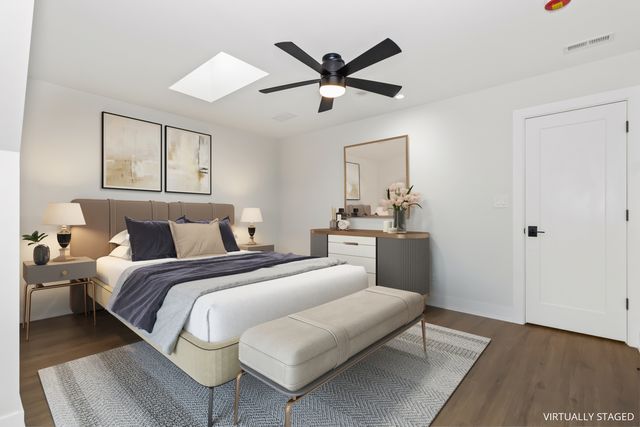 8114 S Paxton Avenue, Chicago, IL 60617