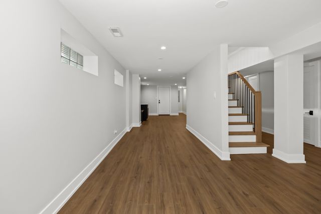 8114 S Paxton Avenue, Chicago, IL 60617