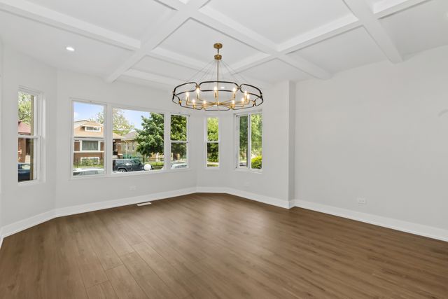 8114 S Paxton Avenue, Chicago, IL 60617