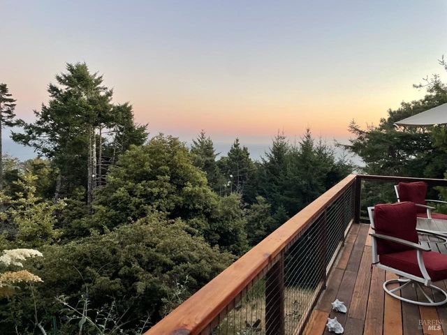 37275 Glennen Dr, Gualala, CA 95445