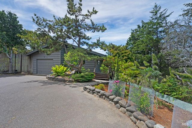 37275 Glennen Dr, Gualala, CA 95445