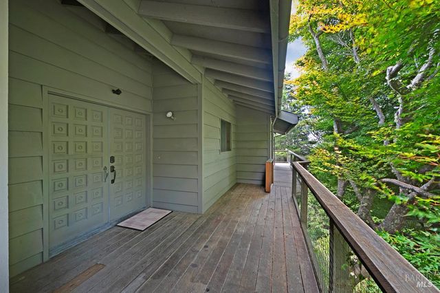 37275 Glennen Dr, Gualala, CA 95445