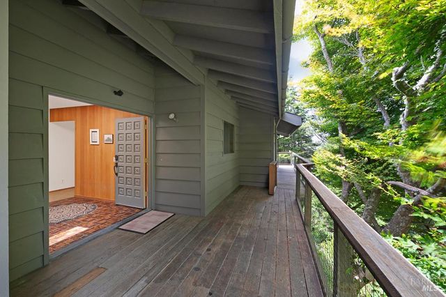 37275 Glennen Dr, Gualala, CA 95445