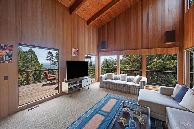 37275 Glennen Dr, Gualala, CA 95445