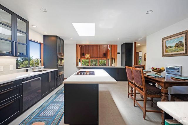 37275 Glennen Dr, Gualala, CA 95445