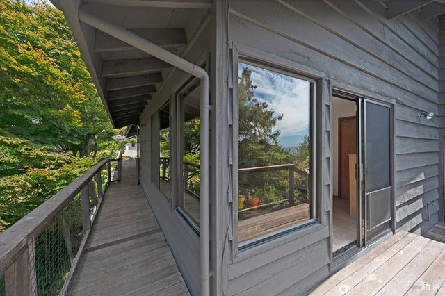 37275 Glennen Dr, Gualala, CA 95445