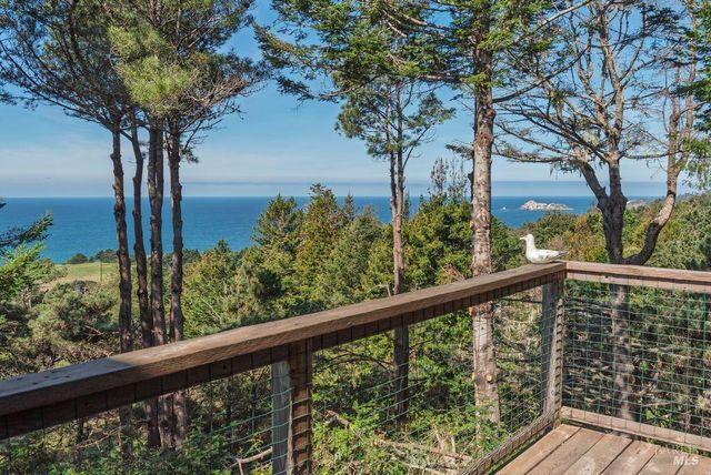 37275 Glennen Dr, Gualala, CA 95445