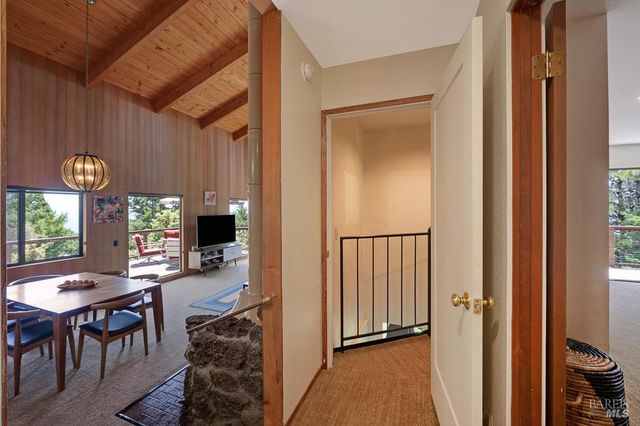 37275 Glennen Dr, Gualala, CA 95445