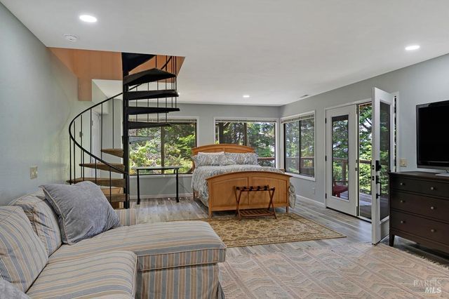 37275 Glennen Dr, Gualala, CA 95445