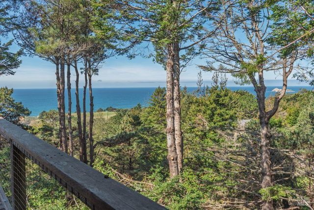 37275 Glennen Dr, Gualala, CA 95445