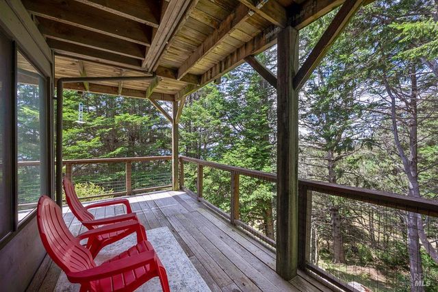 37275 Glennen Dr, Gualala, CA 95445