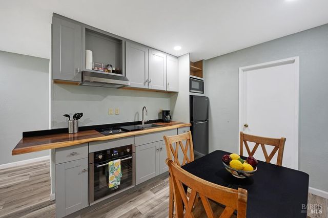 37275 Glennen Dr, Gualala, CA 95445