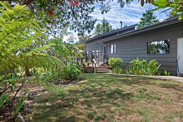37275 Glennen Dr, Gualala, CA 95445