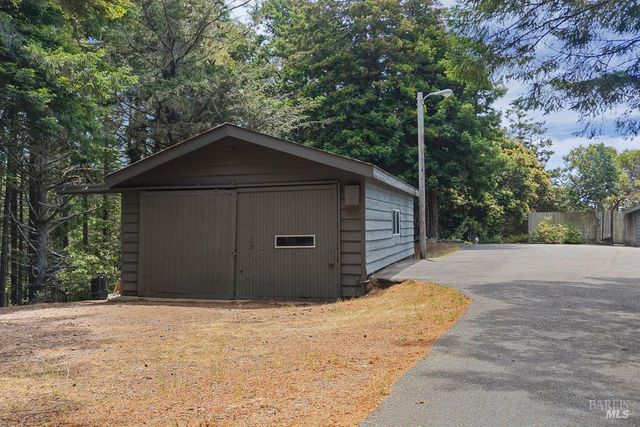 37275 Glennen Dr, Gualala, CA 95445