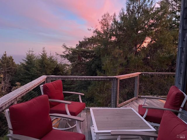 37275 Glennen Dr, Gualala, CA 95445